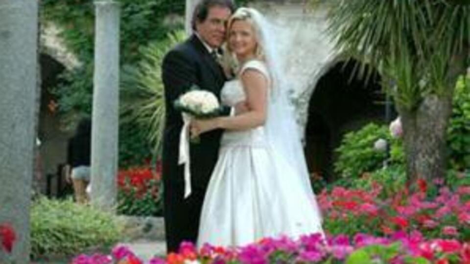 Kocasının evli olduğunu Facebook'tan öğrendi!