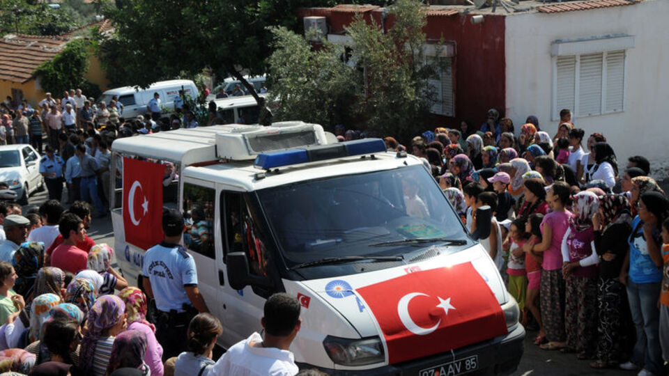 Antalya şehidini uğurladı