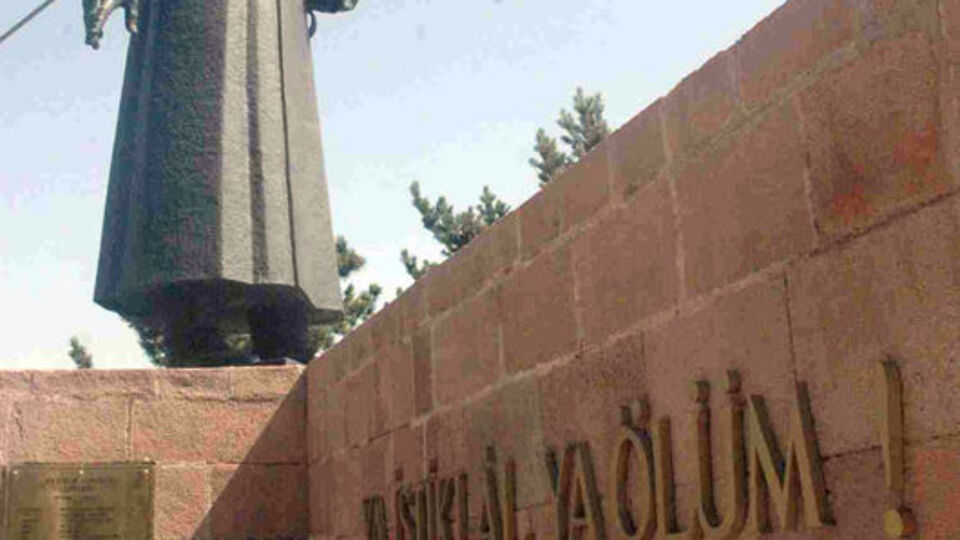 Atatürk'ün imzası çalındı iddiası!