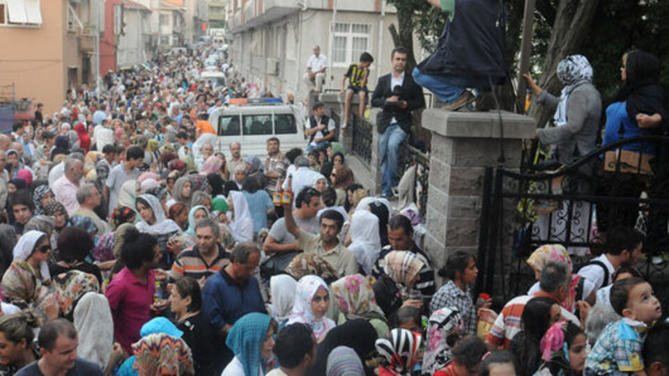 İlk iftarda Oruç Baba'ya akın