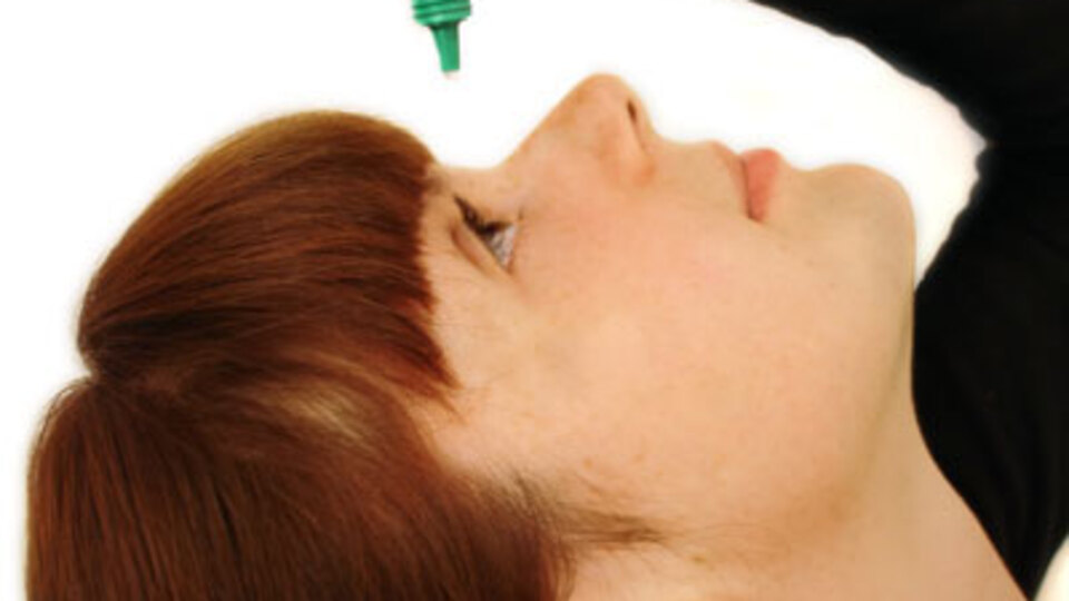 Göz damlası oruç bozar mı?