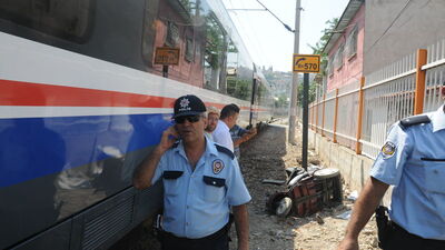 Engelli öğretmen, raylarda can verdi