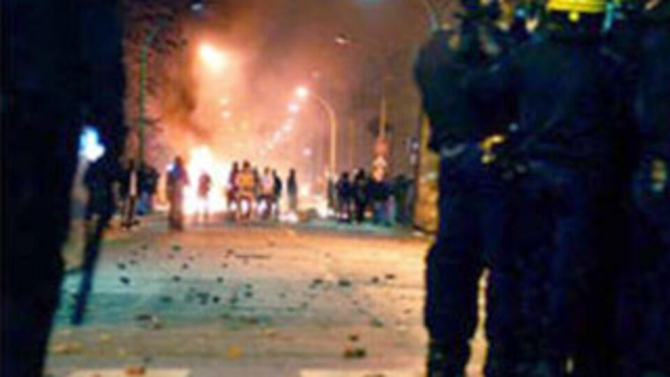 Fransa'nın banliyöleri kaynıyor