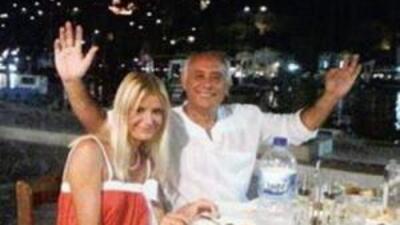 İşadamı sevgilisiyle fotoğraflarını yayınladı