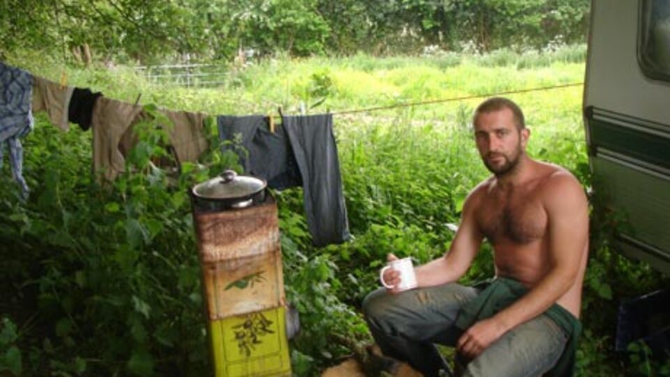 Parasız yaşama devam