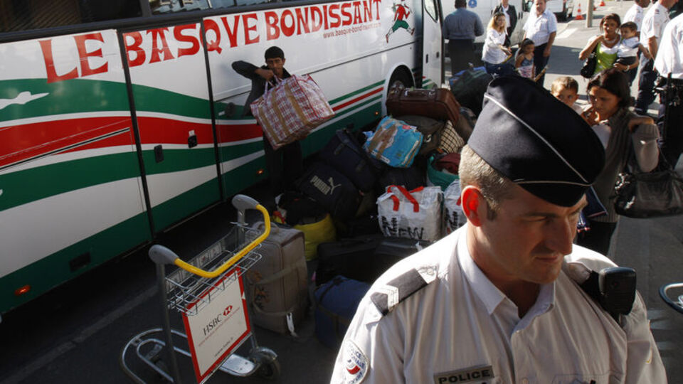 Fransa'nın çingene siyasetine tepki büyüyor