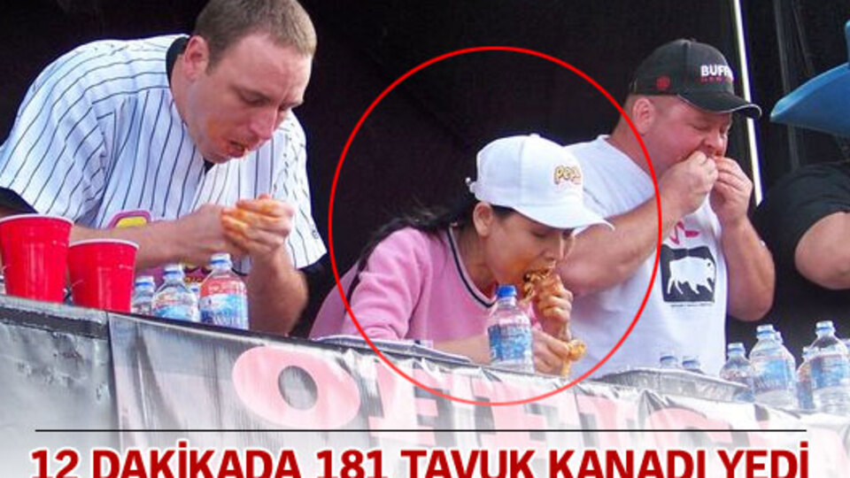 12 dakikada 181 tavuk kanadı yedi