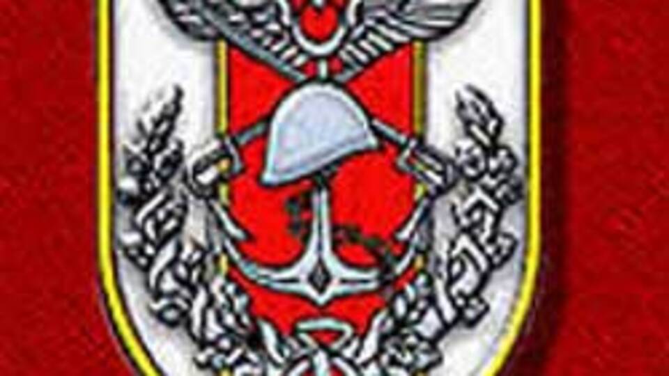 Askerin telefonları dinleniyor!