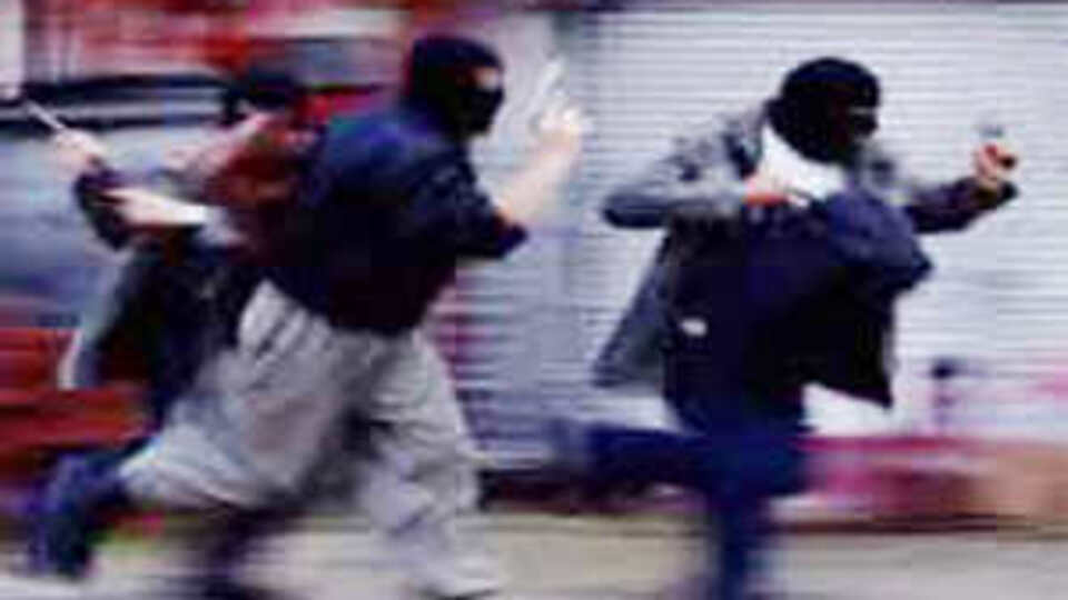 Döviz bürosunda silahlı soygun