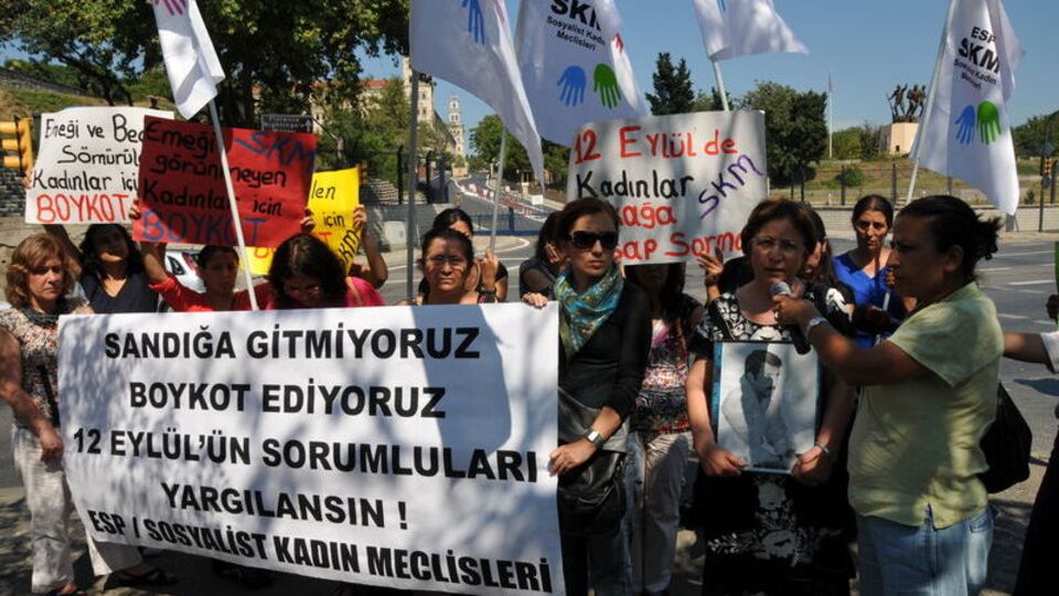 1. Ordu önünde 12 Eylül protestosu