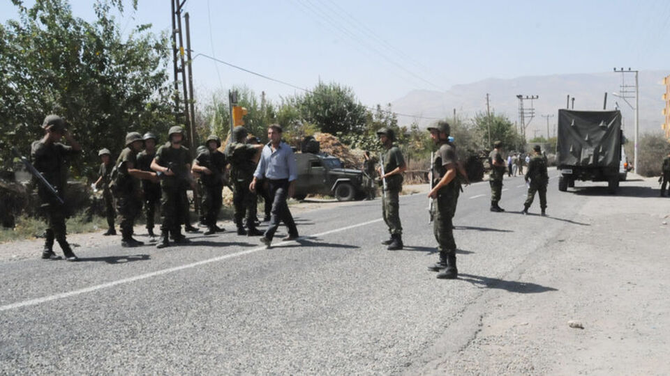 4 korucu gözaltına alındı