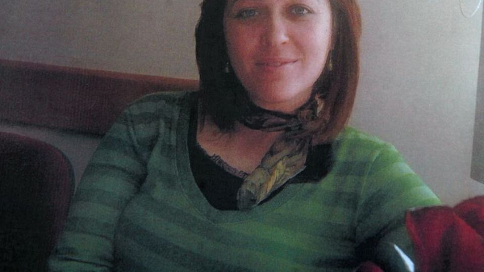 Ayrılmak isteyen eşini öldürüp intihar etti