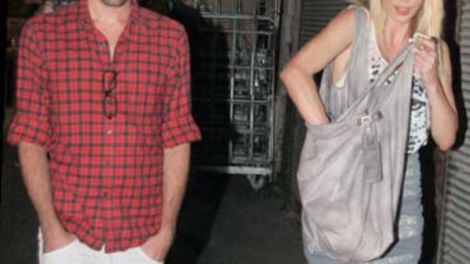 Sevgilileri terk etti kardeşlerini edemedi