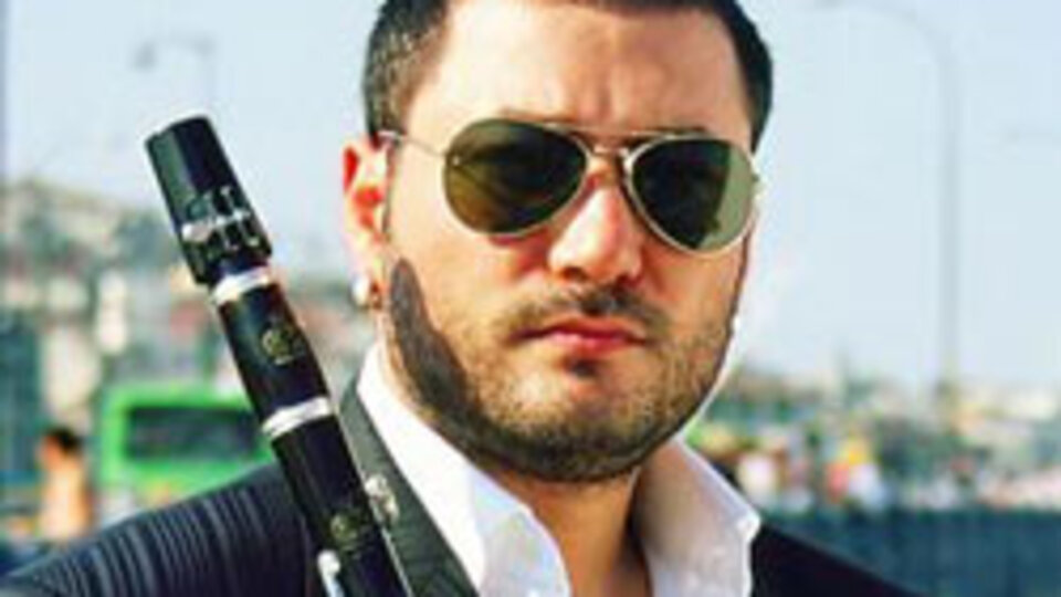 Klarnet yüzünden ev değiştirdi