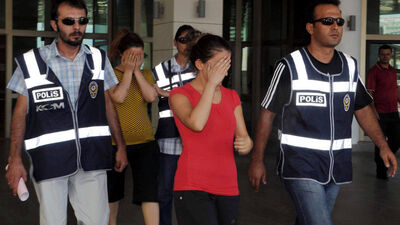 Anne-kız grup seks yapmış, oğul kaydetmiş