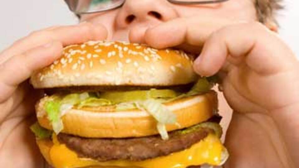 Çocuklar hızla obezleşiyor