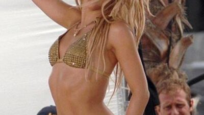 Shakira'nın klibi İspanyolları kızdırdı VİDEO