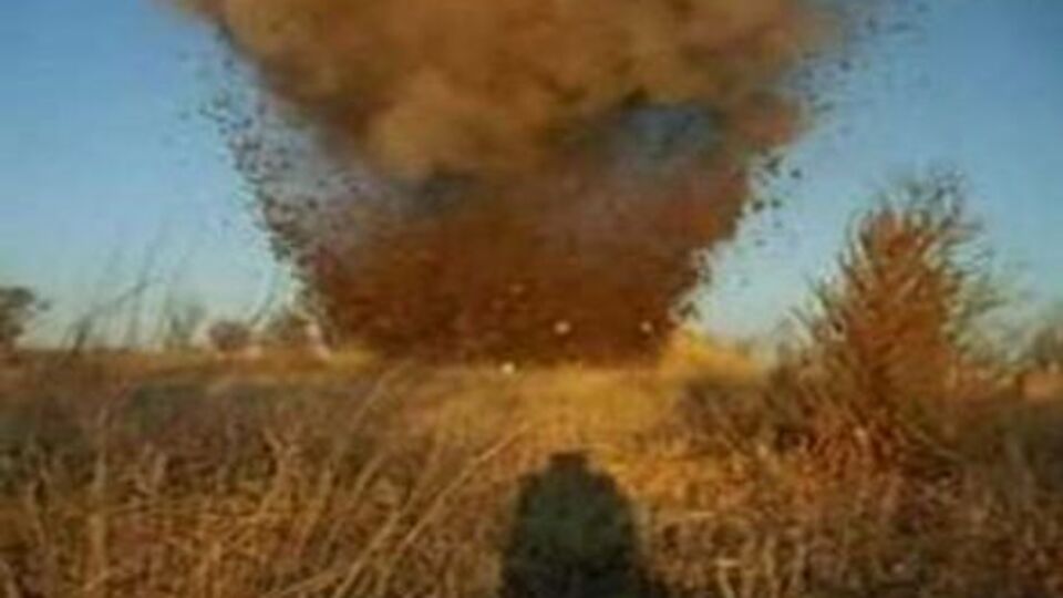 Paratoner diken askerler patlamada yaralandı