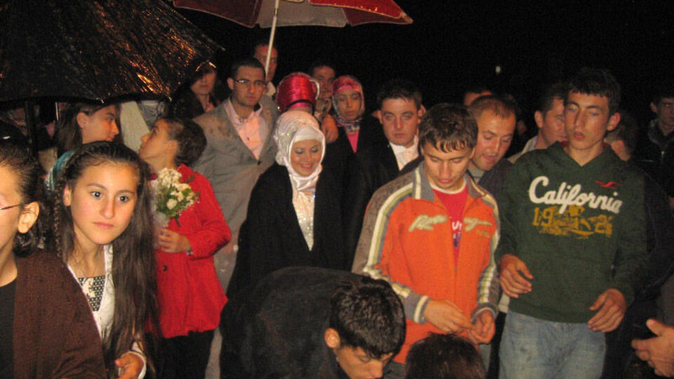 Gerdek öncesi işkence geleneği!