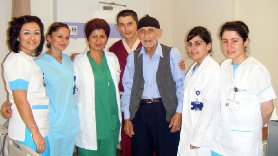 82 yaşındaki dedenin hayatı kurtuldu!