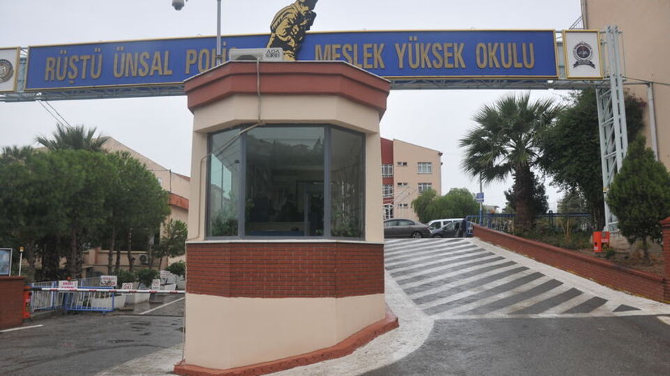 Silah bilgisi dersinde korkunç kaza!