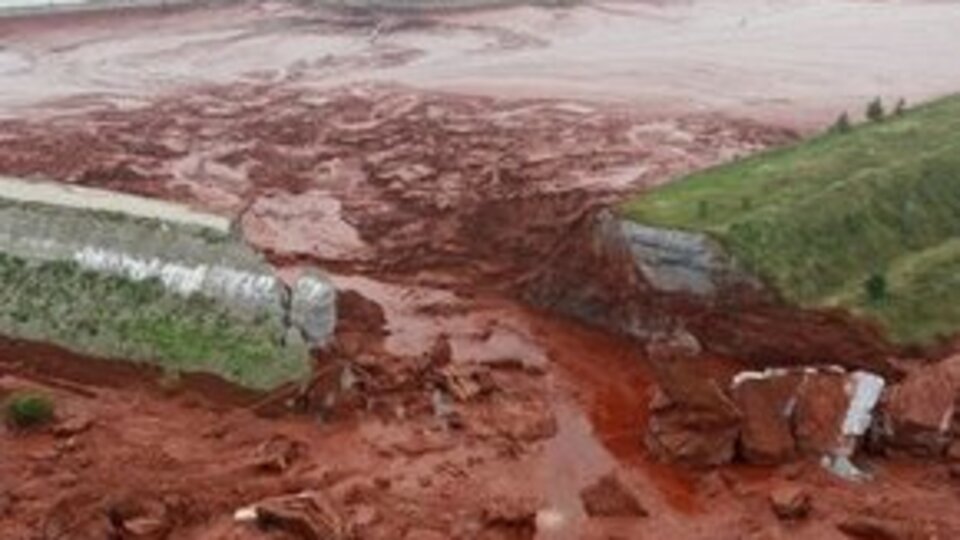 Karadeniz'de 'Kızıl çamur' tehdidi!