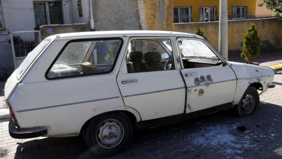 Evinin önünde öldürüldü