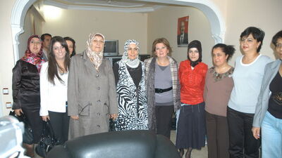 CHP'li Çakmakçı'yı Batman'da türbanlı kadınlar karşıladı