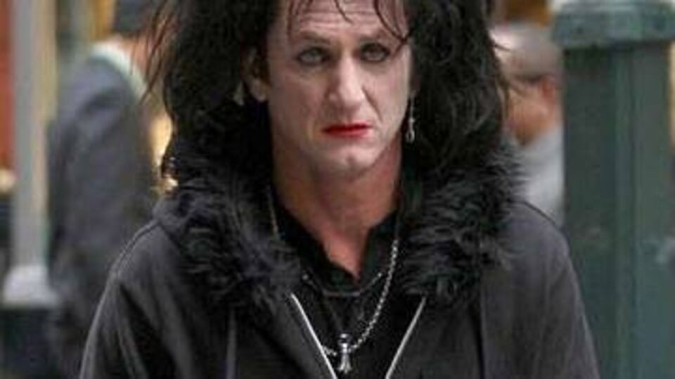 Karşınızda rock yıldızı Sean Penn!