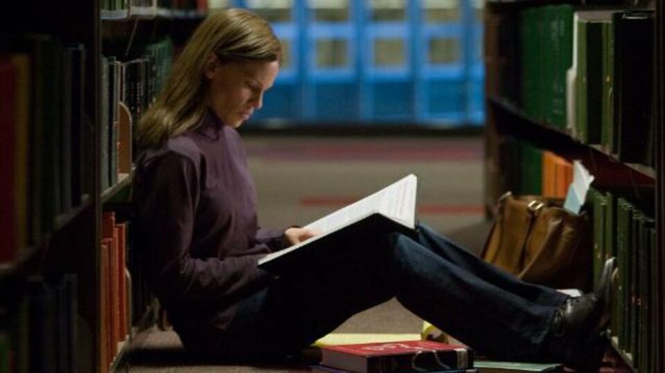 Hilary Swank avukat olarak dönüyor...