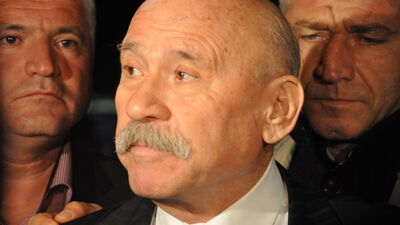 Mustafa Özbek'in Kıbrıs'taki evinde arama talebi