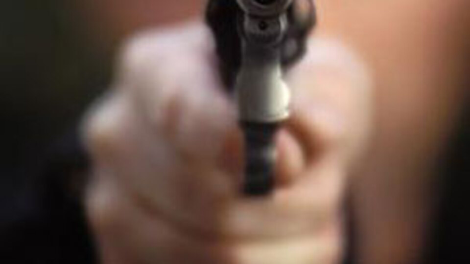 Radyo sahibini sokak ortasında öldürdü...