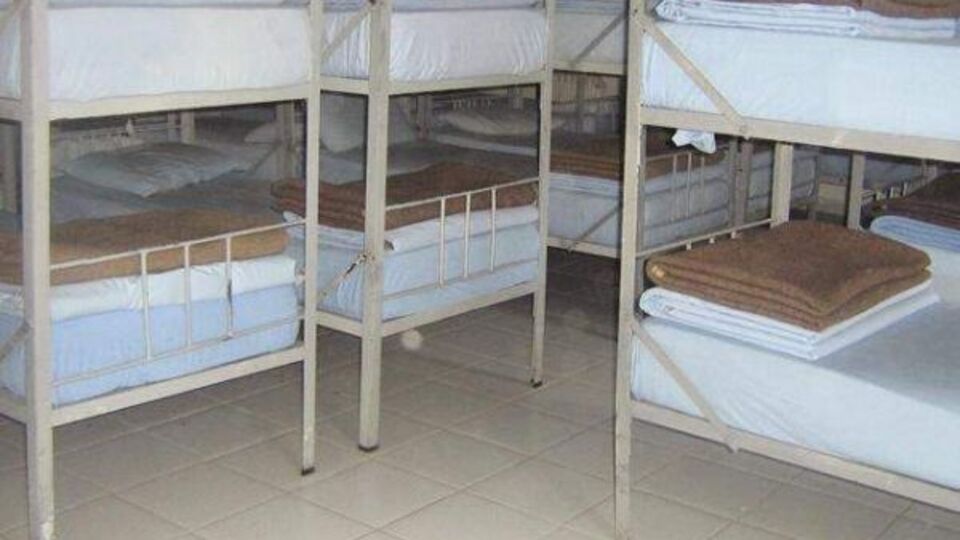 Askeri birlikte ranzadan düşerek öldü