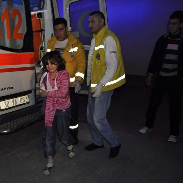 Küçük Esra'yı itfaiye kurtardı