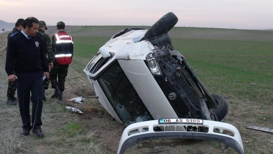 Savcı kaza yaptı, eşi ve 4 yaşındaki oğlu öldü
