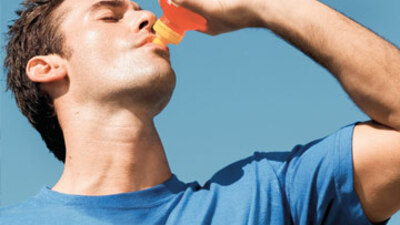 Enerji içeceği alkolle birlikte kalbe zararlı!