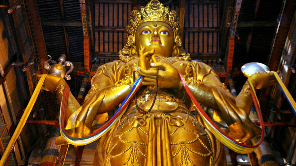 Bu heykel 150 kilo altın ve 90 ton gümüşten