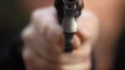 Polis eşinin silahı ile intihar etti