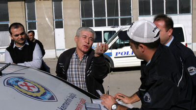 Malatya'da minibüsle otomobil çarpıştı!