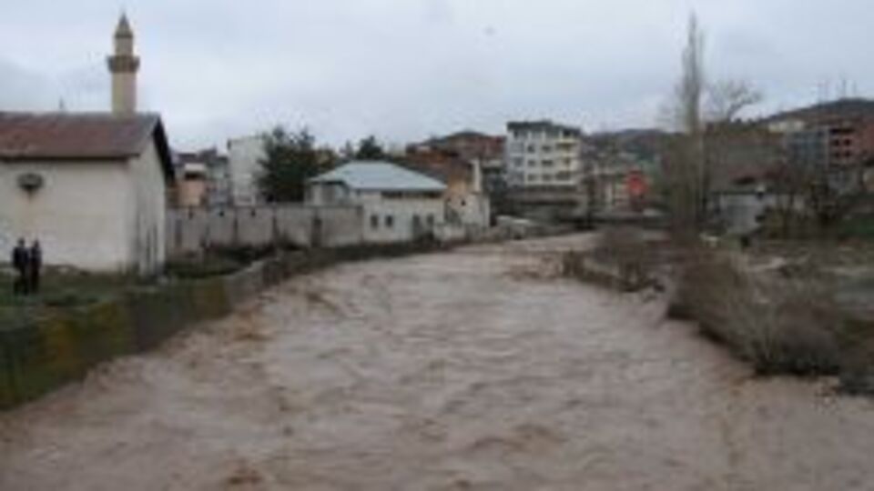Çarşamba çayı taştı