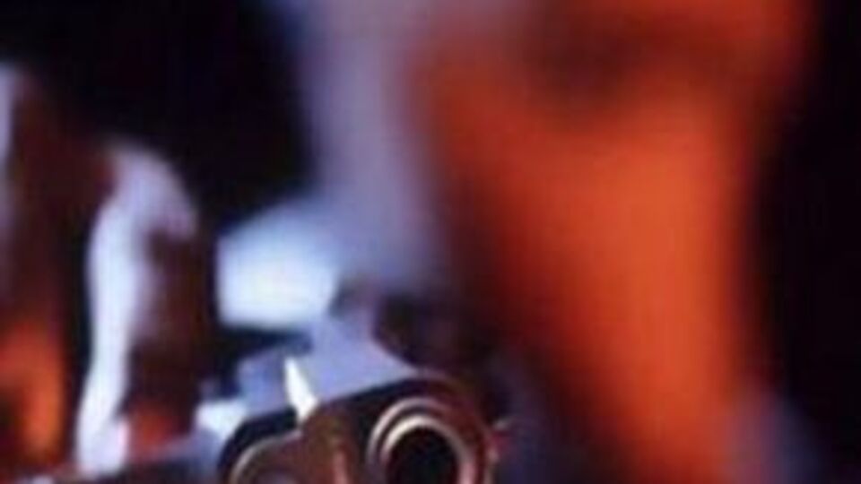 Hayat kadını evinde vurularak öldürüldü