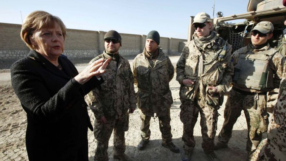 Merkel'den Afganistan'a sürpriz ziyaret