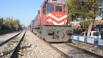 Servis şoförü tren yolunda intihar etti