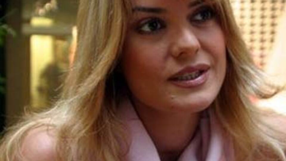 Güzel oyuncuya hırsız şoku