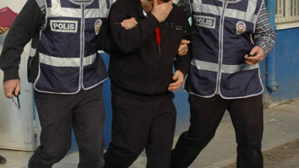 Lise müdürüne taciz gözaltısı