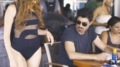 "Biraz açık olmamış mı Naz?"