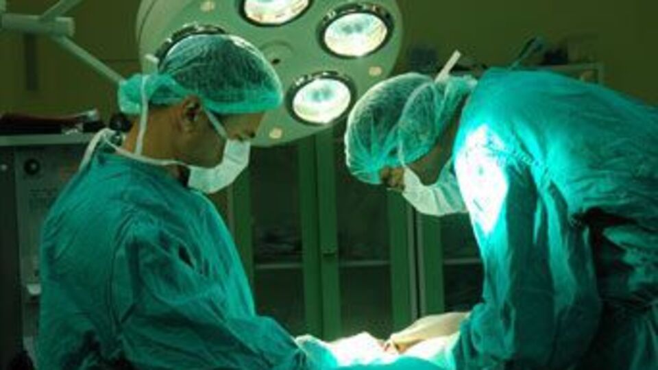 Hapse girme korkusundan riskli ameliyata girmiyorlar