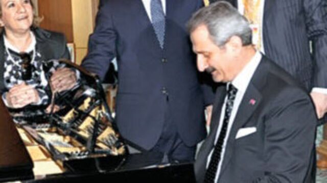 Bakan'dan resital!