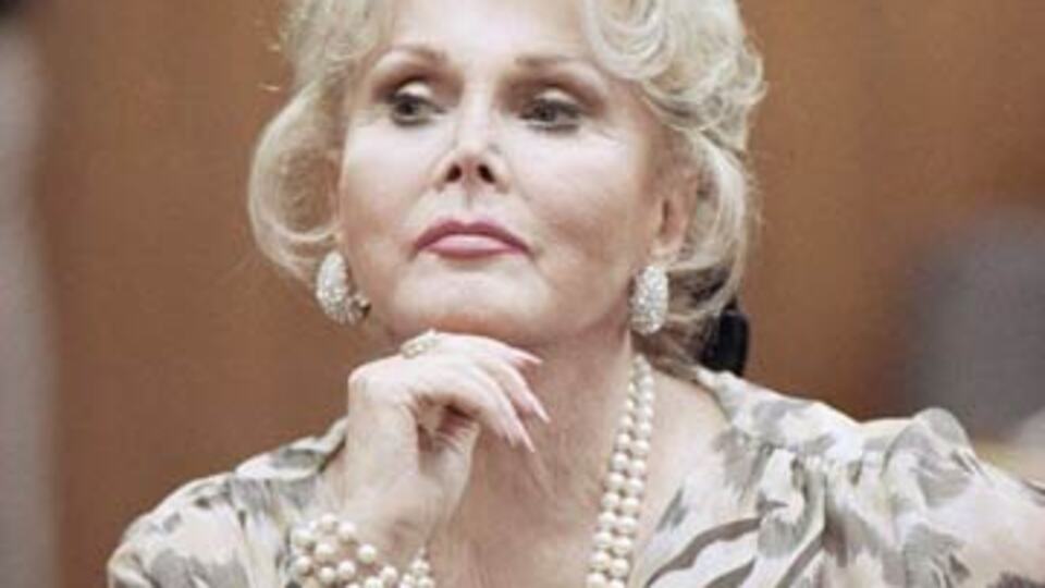 Bacağının kesildiğini bilmiyor