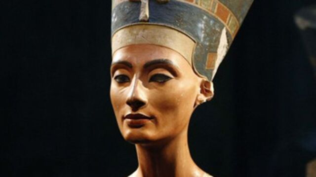 Mısır Nefertiti'yi istiyor